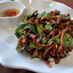 กะเพราไส้กับข้าวว