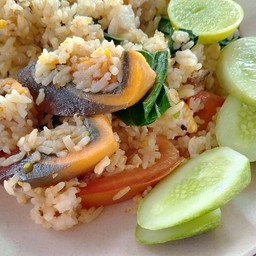 ข้าวผัดไข่เยี่ยวม้า
