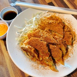 เกี๊ยวซ่าทอดน้ำ 10 ชิ้น (1 หน้า)