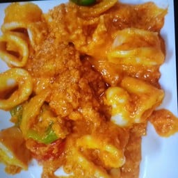 ปลาหมึกผัดไข่เค็ม