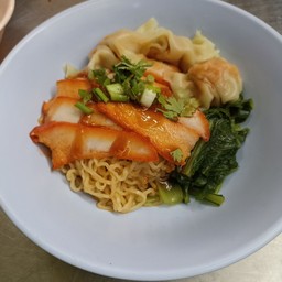 ชายสี่ บะหมี่เกี๊ยว ถนนร่วมเริงไชย