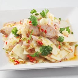 ยำหมูย่างยอดมะพร้าว