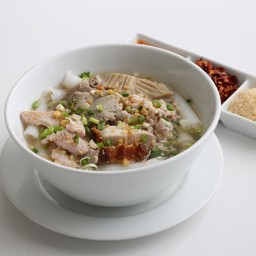 ก๋วยจั๊บเจ๊อ้วนคลองเตย E25 ตลาดโชคพิชัย แยกบางพลู บางบัวทอง