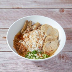 ก๋วยจั๊บญวนต้มยำ