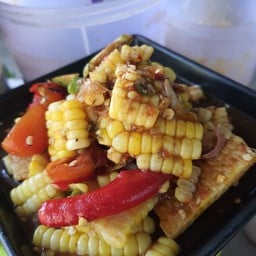 ตำข้าวโพดหมูยอ