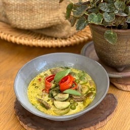 Green curry with  Autralian beef tenderloin