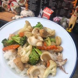 ข้าวราดผัดผักรวม