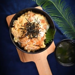 ข้าวหน้าหมูทรงเครื่อง (คัตสึด้ง)+มิโซะซุป