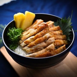 ข้าวหน้าไก่ย่างซีอิ้ว+มิโซะซุป