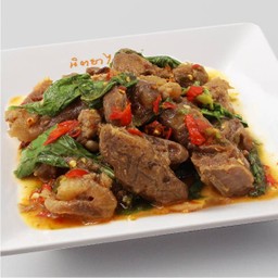 ผัดเผ็ดเนื้อใบยี่หร่า