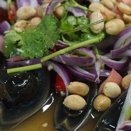 ยำไข่เยี่ยวม้า