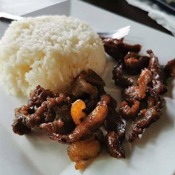 ข้าวเนื้อแดดเดียวทอด