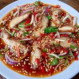 ยำคอหมูย่าง