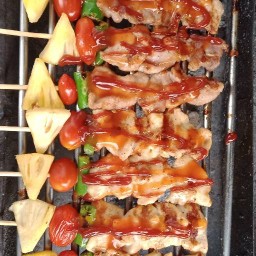 หมูย่างเนื้อย่างไก่ย่างBBQรถถัง มักสัน