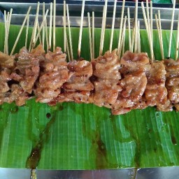 น้องนายหมูปิ้ง ที่3บ้านเลขที่ 110/18 หมู่ 10 หมู่บ้านบัวทอง