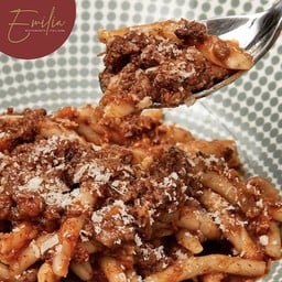 Strozzapeti Alla Bolognese