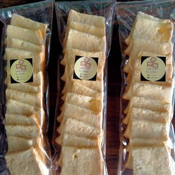 ขนมปังอบกรอบรสเนยนม