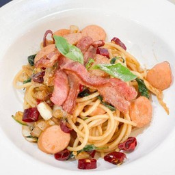 สปาเก็ตตี้เบค่อนผัดพริกแห้ง