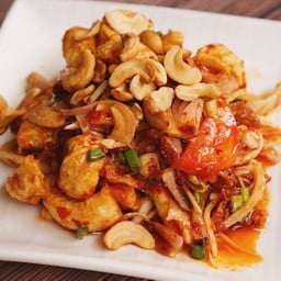 ยำสามกรอบ