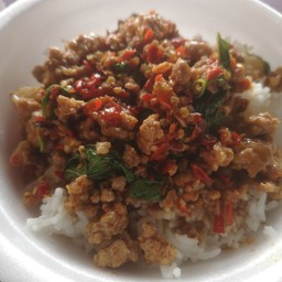 นลินภัสร์ ผัดกระเพรา พระราม1 sk.apartment