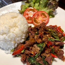 ข้าวราดกระเพราเนื้อ เนื้อสับ หรือ เนื้อชิ้น(โปรดระบุ)
