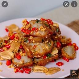 หมูกรอบผัดพริกเกลือ