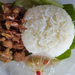 กระดูกอ่อนทอดกระเทียมราดข้าว