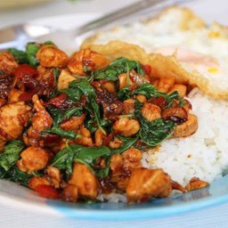 กะเพราอกไก่พริกแห้ง(ไร้น้ำมัน)เด็ด