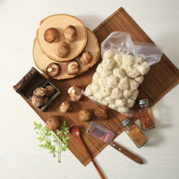 ลูกชิ้นไก่ผสมเห็ดชิตาเกะ 1 กก.