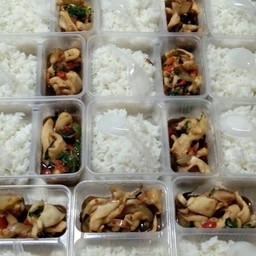 ร้านข้าวกล่องปันอิ่ม