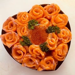 เค้กดอกกุหลาบไข่แซลมอน