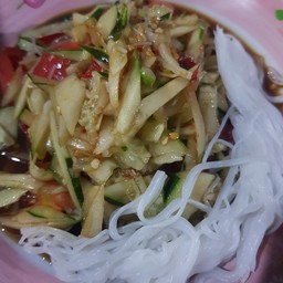 ตำแตงใส่ขนมจีน