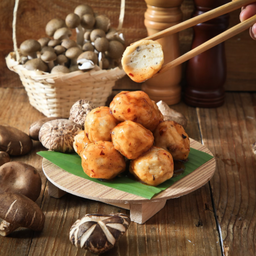 ลูกชิ้นไก่ผสมเห็ดชิตาเกะ