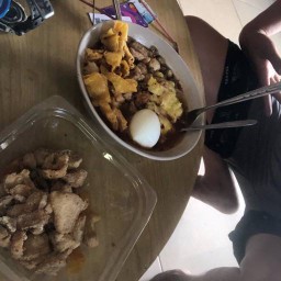 บะหมี่เกี๊ยวต้มยำ รสเด็ด