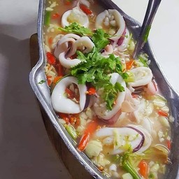 ปลาหมึกไข่นึ่งมะนาว