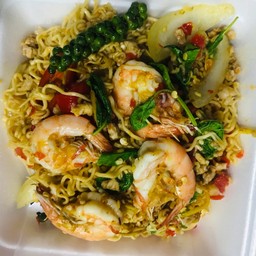 ผัดมาม่าขี้เมาหมูกุ้ง