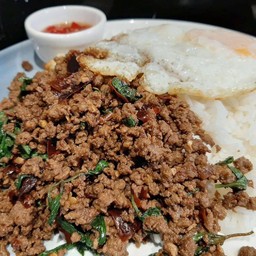 Stir-Fried Beef With Basil (With Rice)