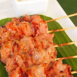 หมูปิ้งคุณน้อย(เซเว่นหน้าตลาดจิตเทวัญ)