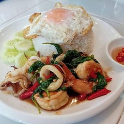 ข้าวกระเพราทะเล