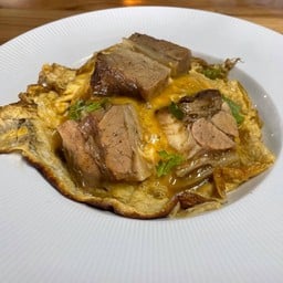 ข้าวไข่เจียวเนื้อตุ๋น