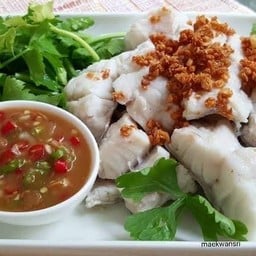 ปลาดอลลี่ลวกจิ้ม