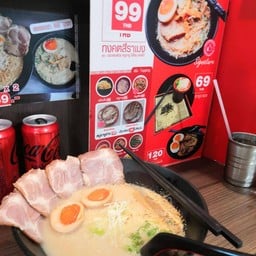 ชามใหญ่สะใจ กินคนเดียวถือว่าเยอะมาก(ส่วนตัวคือทานไม่หมด)