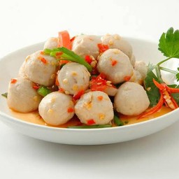 ยำลูกชิ้นหมู