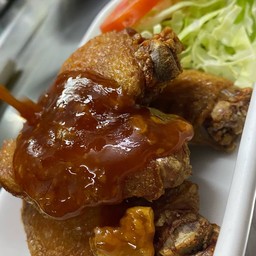 ไก่เหล้าแดง  Peek kai laow dang