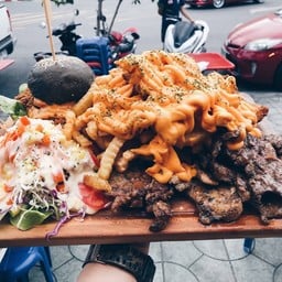 สเต็กถาดจัมโบ้ลุงหยิก