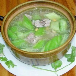 苦瓜排骨汤 ซุปมะระซี่โครงหมู