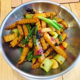 干锅土豆条 ผัดมันฝรั่งกระมะร้อน