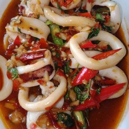 กระเพราหมึก (กับข้าว)