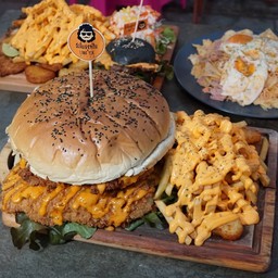 เบอเกอร์ถาดยักษ์ลุงหยิกโครตคุ้ม