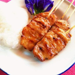 หมูปิ้งไม้เล็ก10ไม้+ข้าวเหนียว2ห่อ